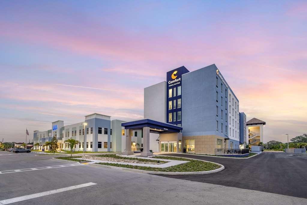 Comfort Inn & Suites New Port Richey Downtown District Exterior foto